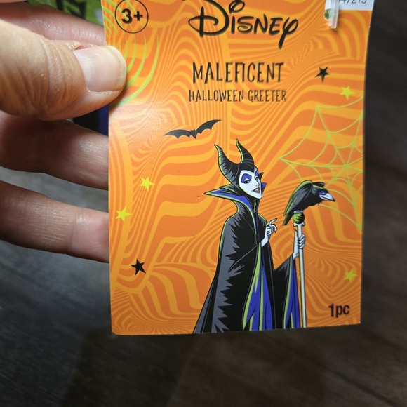 Disney Villains: Maleficent Halloween Greeter “Trick or Treat”‎ nwt - Picture 6 of 14